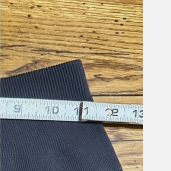 Lululemon In The Flow Capri Womens 4 charcoal Moisture Wick Seamless Fitted Crop - Picture 9 of 9